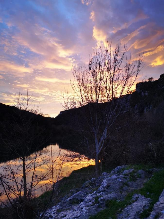 Gites Avec Grande Piscine Et Sa Terrasse Privative Bernis Екстериор снимка