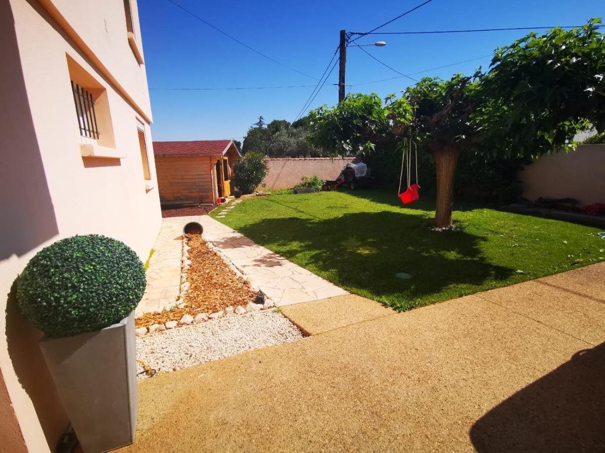 Gites Avec Grande Piscine Et Sa Terrasse Privative Bernis Екстериор снимка
