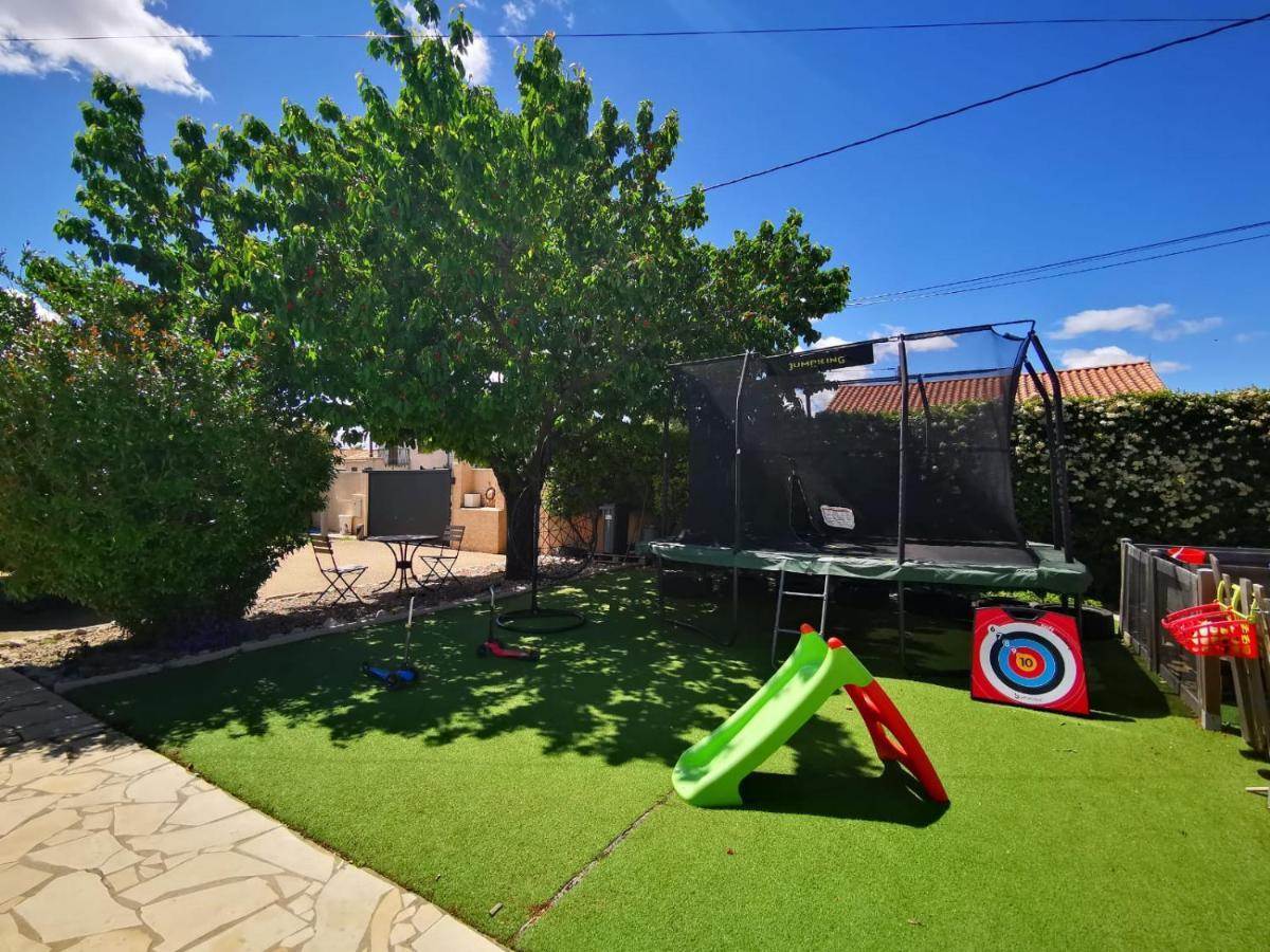 Gites Avec Grande Piscine Et Sa Terrasse Privative Bernis Екстериор снимка