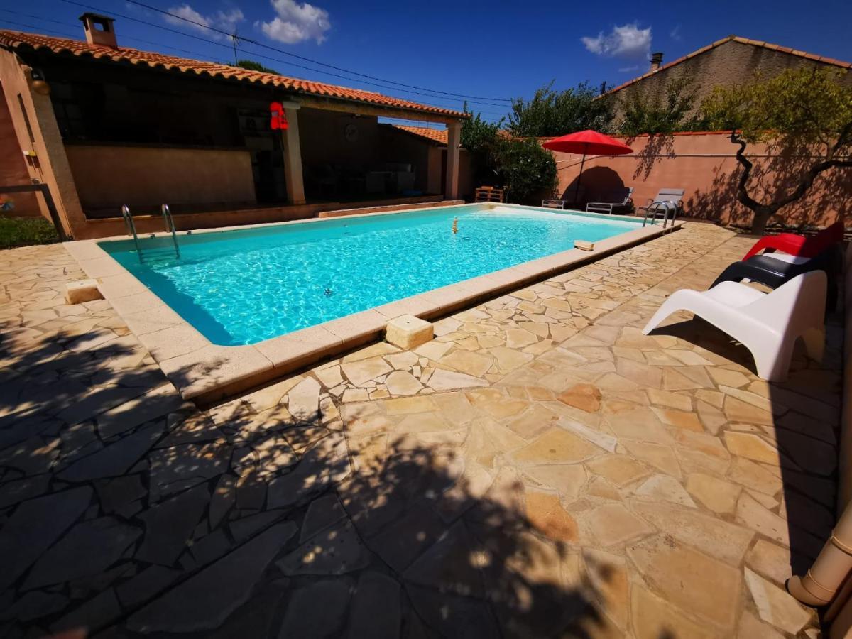 Gites Avec Grande Piscine Et Sa Terrasse Privative Bernis Екстериор снимка